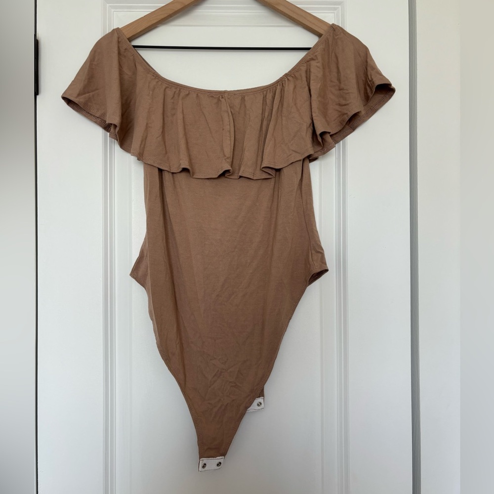 Off-Shoulder Ruffle Bodysuit - Brown - Picture 3 of 4
